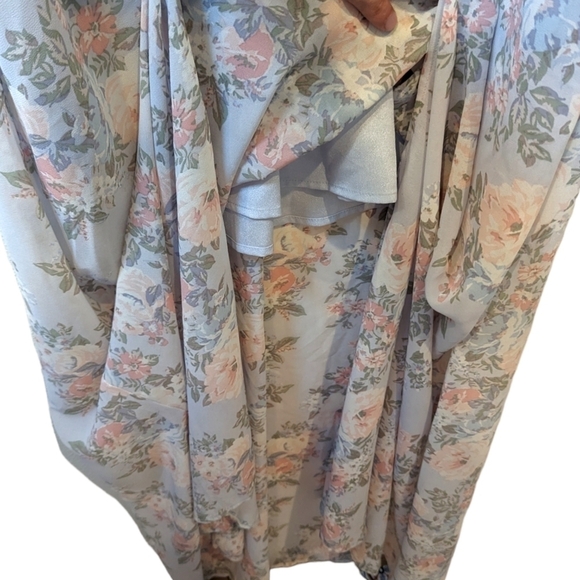 WAYF Love Note Floral Flutter Sleeve Pale Blue Chiffon Caped Maxi Dress (M) - Picture 5 of 6